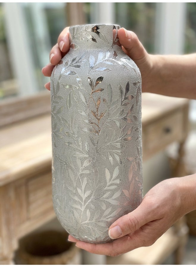 ايست من نون مزهرية سيراميك لترتيب الزهور، ارتفاع 29 سم | لون فضي | تصميم فلورا إيتش | الحجم - 13.5x13.5x29 سم | مثالية لتزيين غرفة المعيشة، مثالية لتزيين طاولة القهوة، طاولة الطعام، طاولة الكونسول أو أي مساحة مكتبية أو معيشية - Image 4